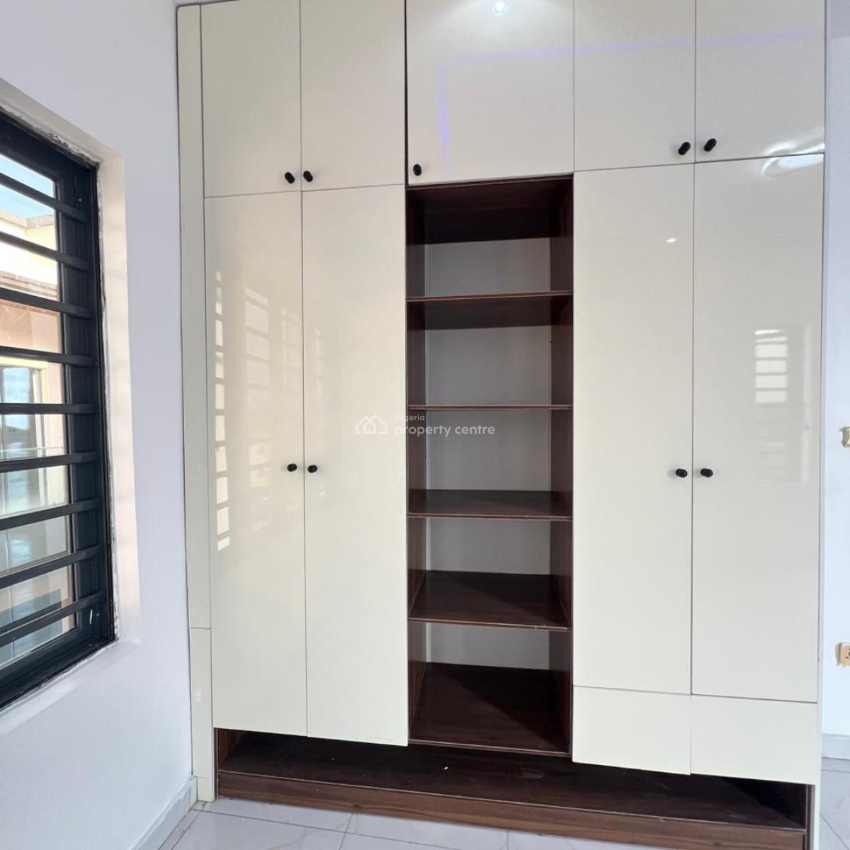 Newly Built 2 Bedrooms Apartment, Agungi, Lekki, Lagos, Flat / Apartment for Sale
