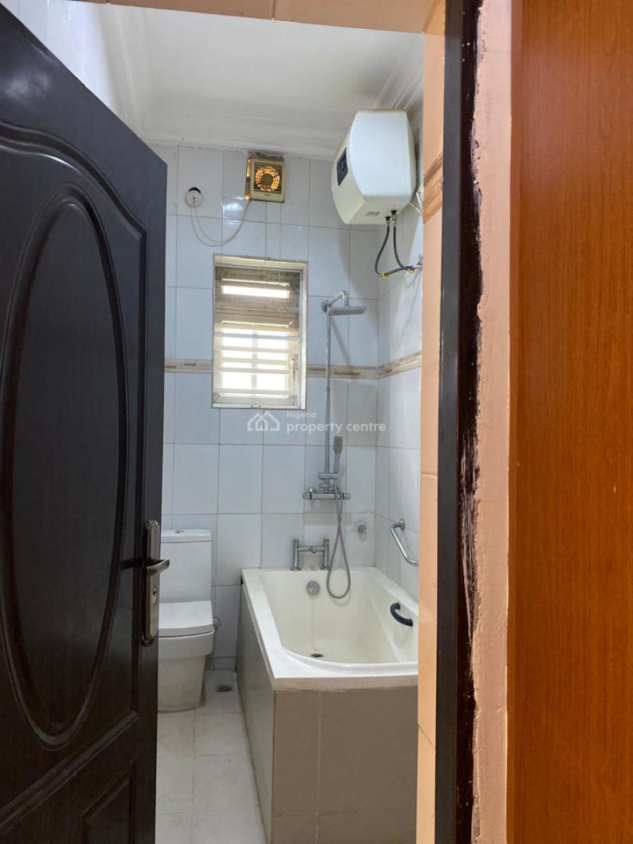 Spacious 5-bedroom Detached House with Bq in a Quiet Estate, Katampe, Abuja, Detached Duplex for Rent