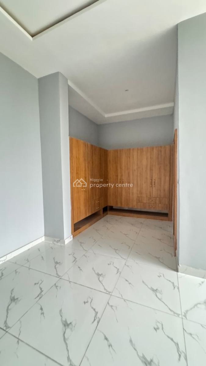 7 Bedroom Detached, Karsana, Abuja, House for Sale