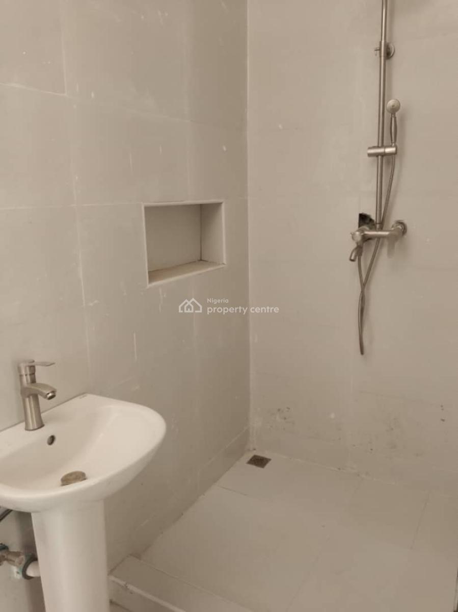 3bedroom Flat on a 2nd Floor  in a Secured Estate in Orchid, Buena Vista, Lekki, Lagos, Flat / Apartment for Rent