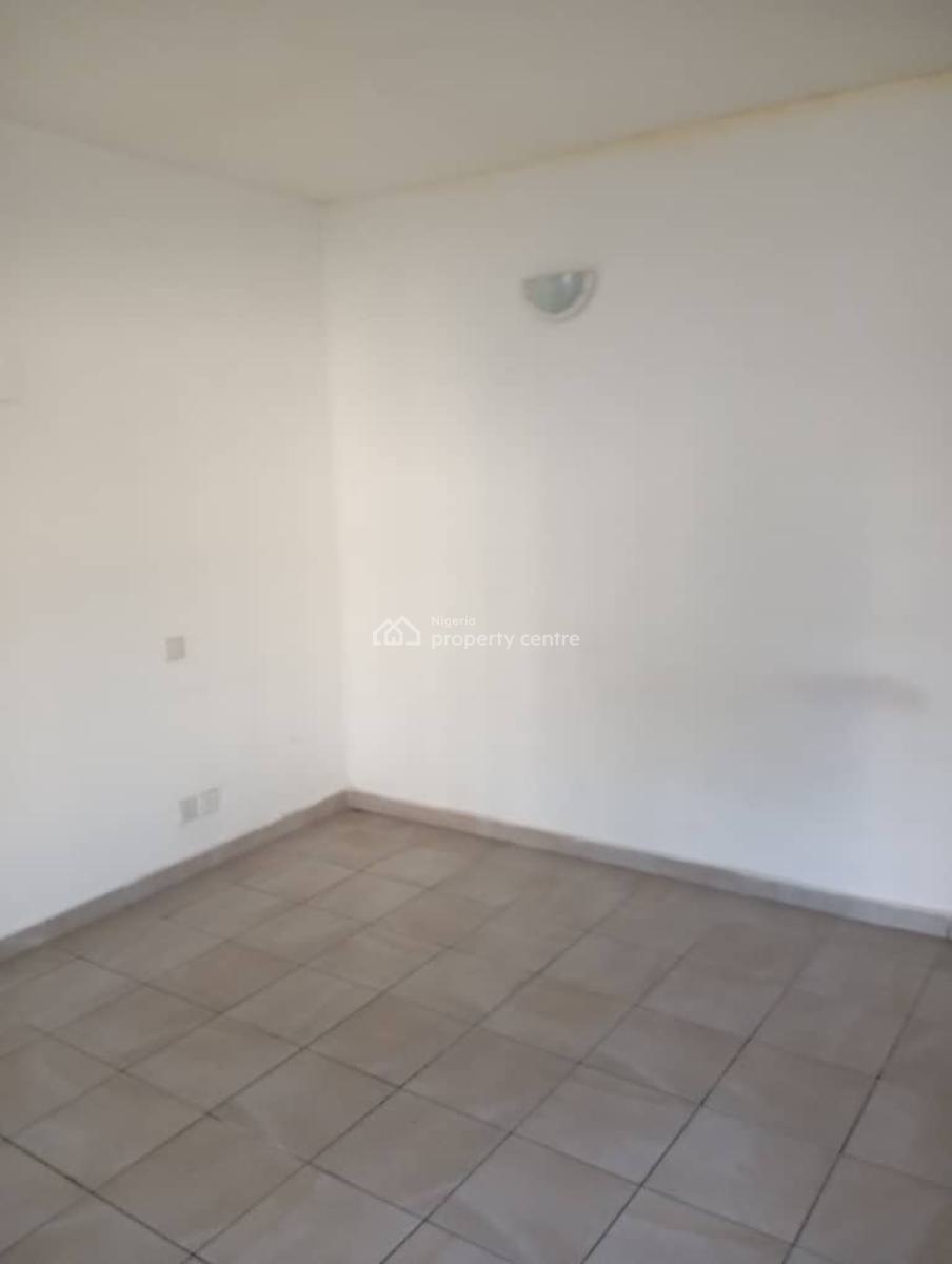 Tenanted Spacious and Well Serviced 3 Bedroom Flat with Bq, Oral Estate, Chevron, Lekki, Lagos, Flat / Apartment for Sale