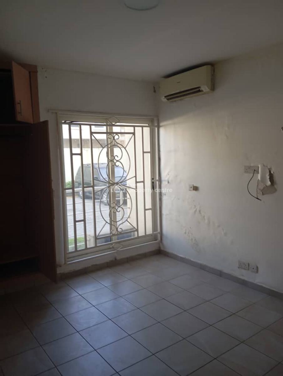 Tenanted Spacious and Well Serviced 3 Bedroom Flat with Bq, Oral Estate, Chevron, Lekki, Lagos, Flat / Apartment for Sale