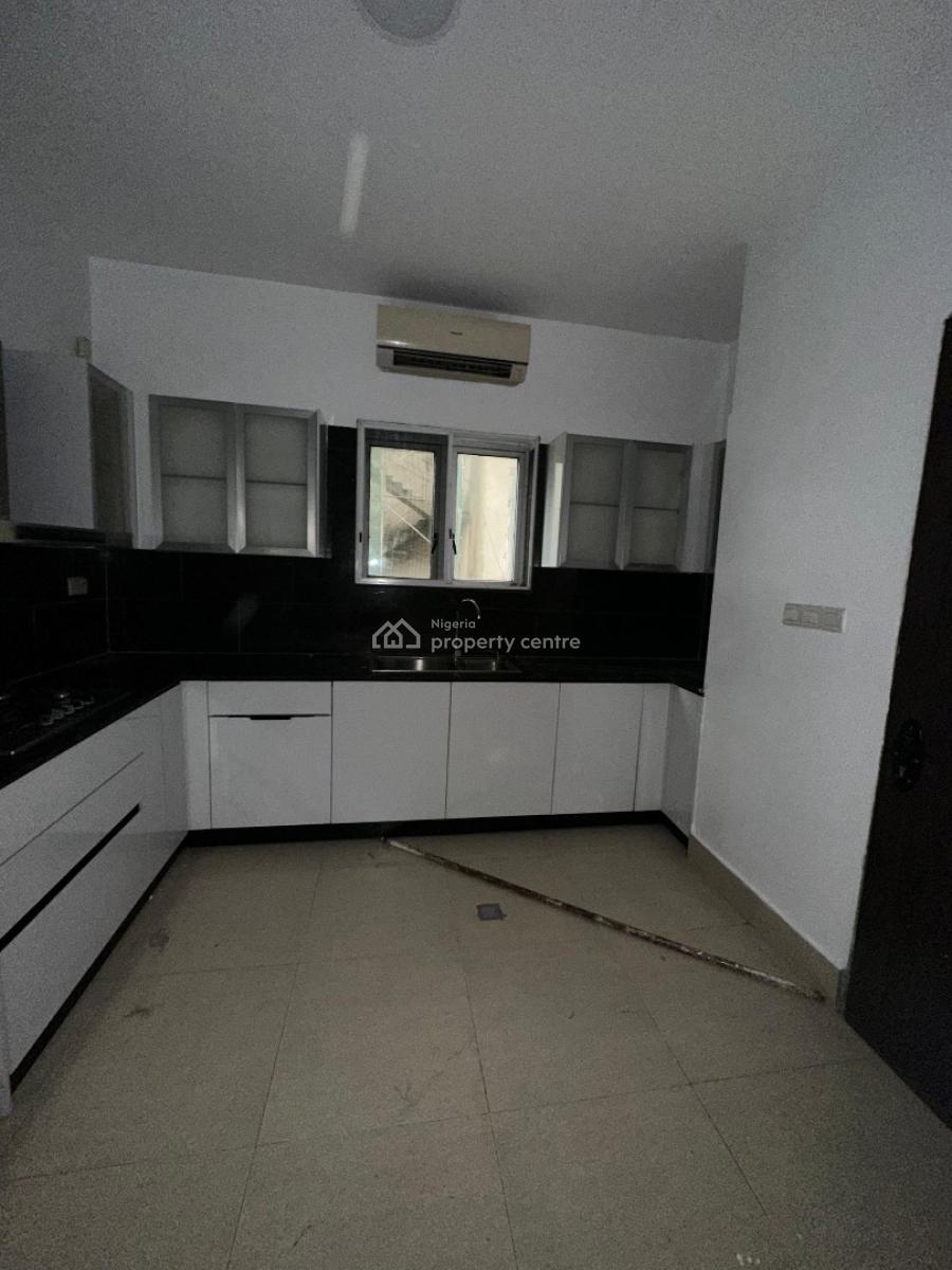 Modestly Built 2 Bedroom Apartment with Bq and Elevator, Lekki Phase 1, Lekki, Lagos, Flat / Apartment for Rent