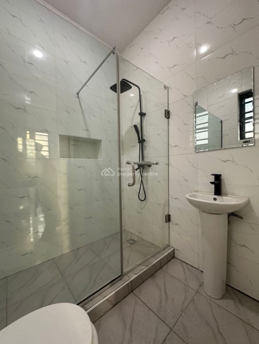 Spaciously Built 2 Bedroom Apartment, Ologolo, Lekki, Lagos, Flat / Apartment for Rent