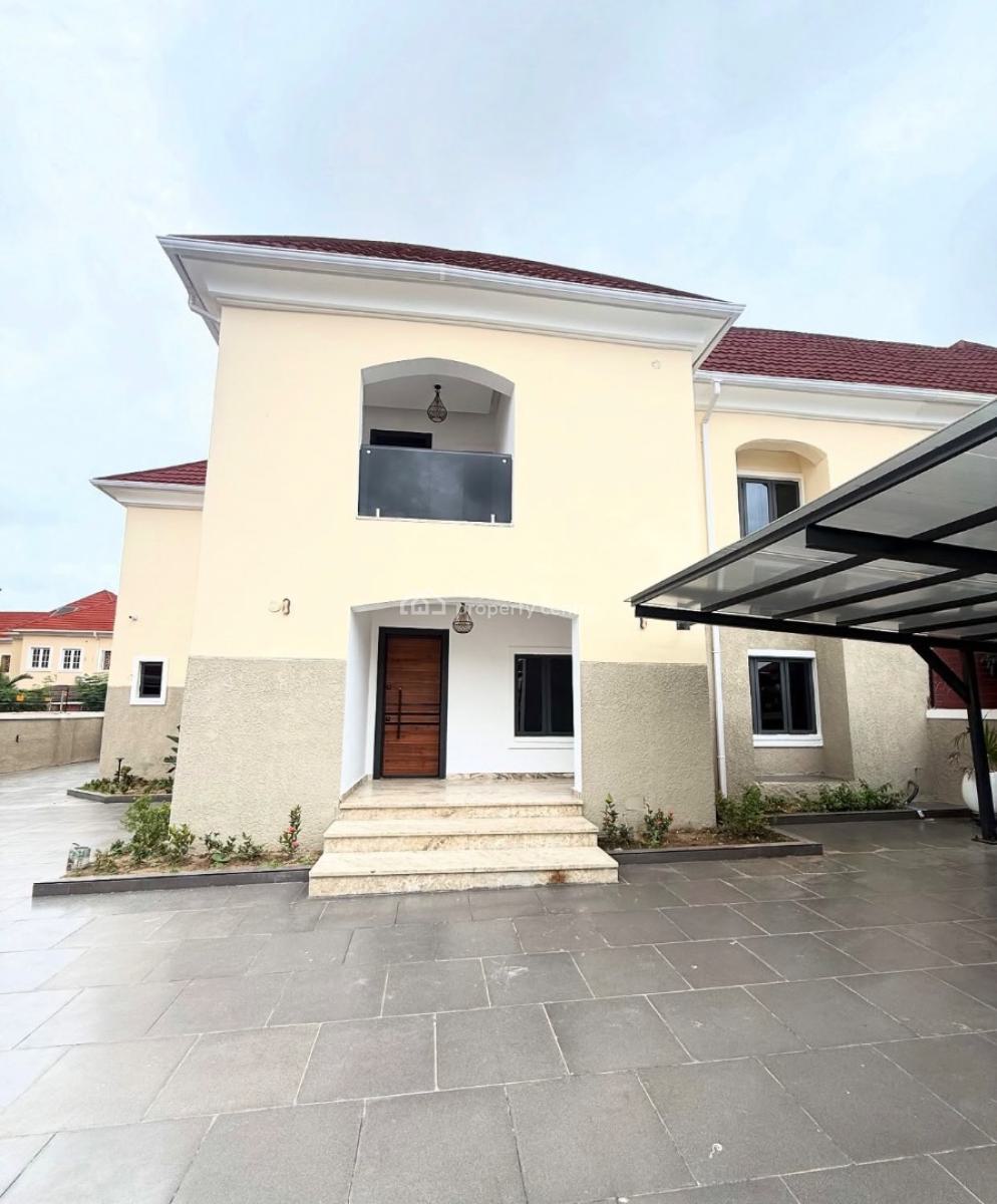 5 Bedrooms Semi Detached Duplex with Bq, Guzape District, Abuja, Semi-detached Duplex for Sale