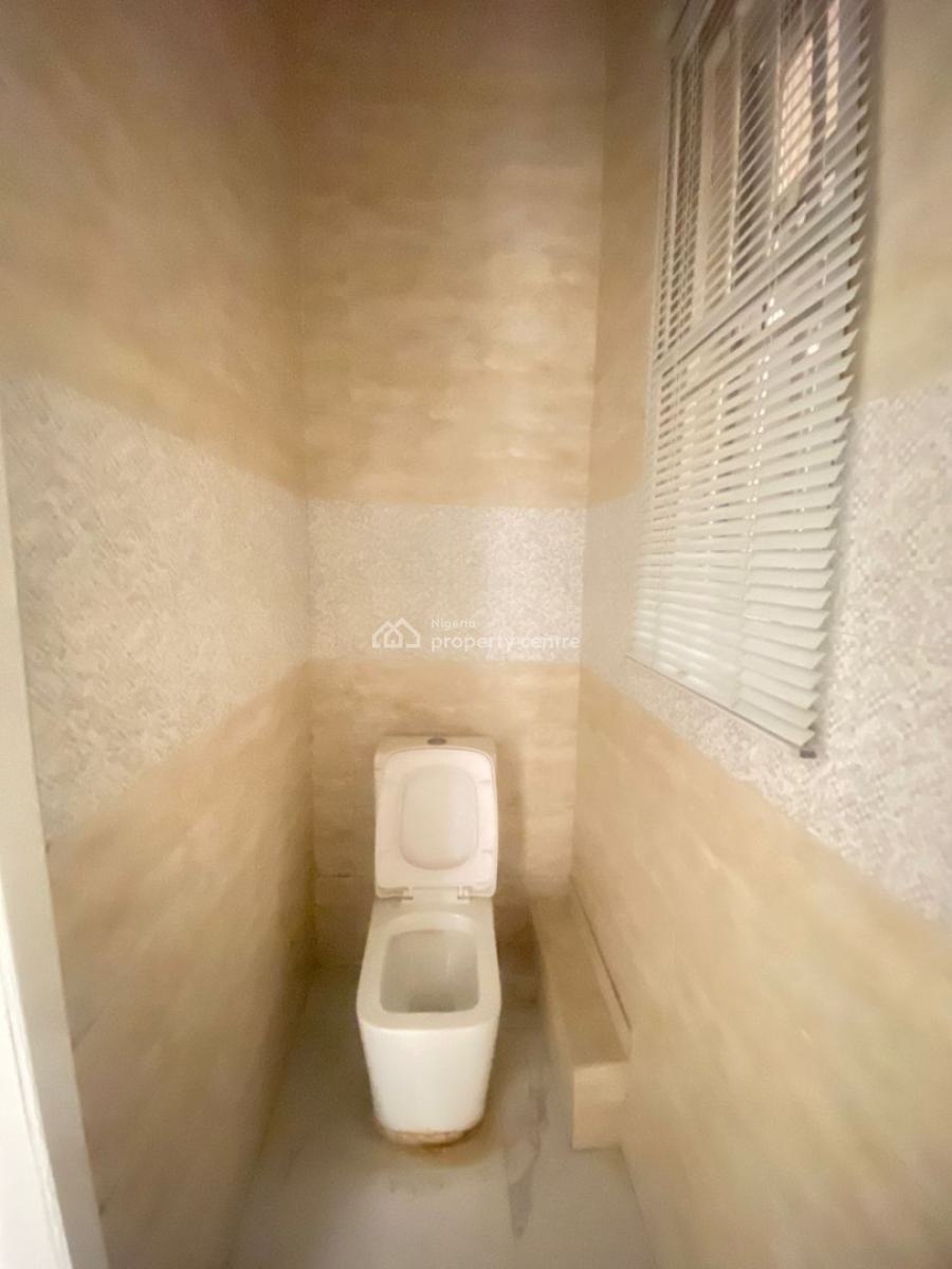Lovely 2 Bedroom Ground Floor Apartment with Bq, Lekki Phase 1, Lekki, Lagos, Flat / Apartment for Rent