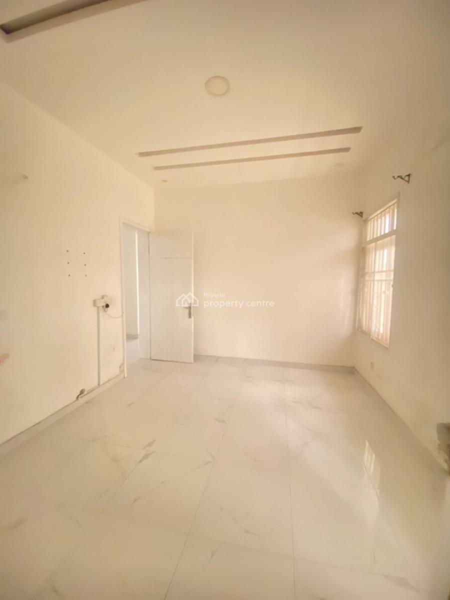 Lovely 2 Bedroom Ground Floor Apartment with Bq, Lekki Phase 1, Lekki, Lagos, Flat / Apartment for Rent