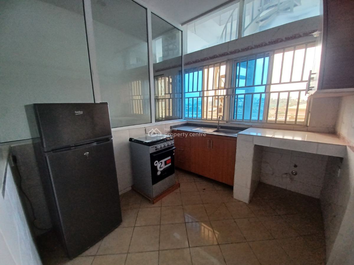 Spacious Serviced 2-bedroom Apartment with a General Pool, Pakali Close, Wuse 2, Abuja, Flat / Apartment for Rent