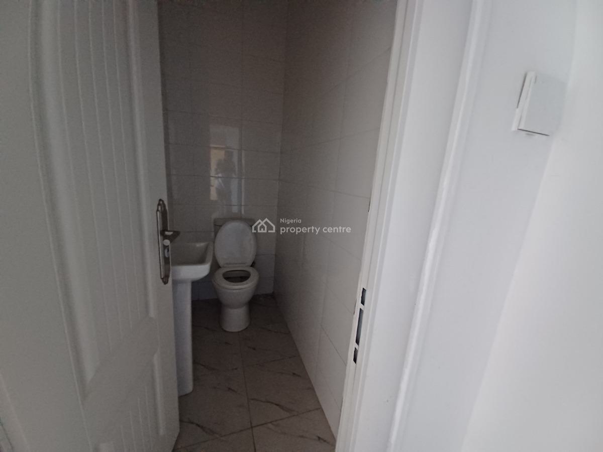 Spacious Serviced 2-bedroom Apartment with a General Pool, Pakali Close, Wuse 2, Abuja, Flat / Apartment for Rent