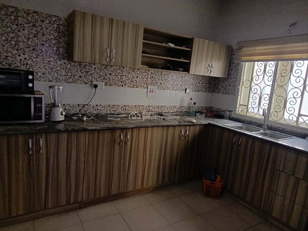 Luxury Furnished 2 Bedroom with Bq in an Estate, Utako, Abuja, Flat / Apartment for Rent