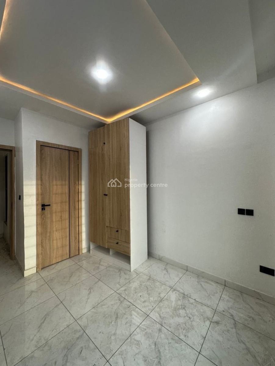 Spaciously Built 2 Bedroom Apartment, Ologolo, Lekki, Lagos, Flat / Apartment for Rent