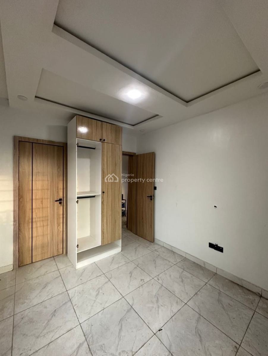 Spaciously Built 2 Bedroom Apartment, Ologolo, Lekki, Lagos, Flat / Apartment for Rent