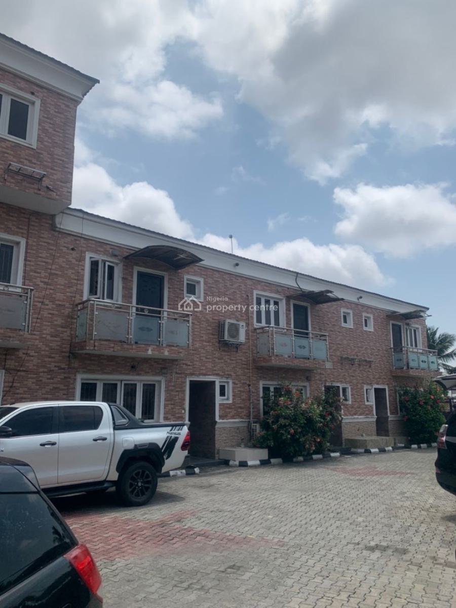 Spacious Serviced 3 Bedroom Terrace Duplex with Bq, Off Admiralty Way, Lekki Phase 1, Lekki, Lagos, Terraced Duplex for Rent