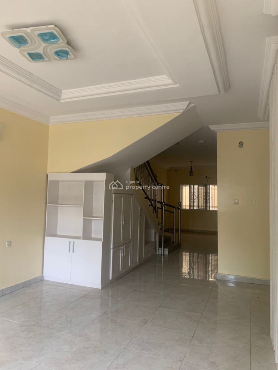 Spacious Serviced 3 Bedroom Terrace Duplex with Bq, Off Admiralty Way, Lekki Phase 1, Lekki, Lagos, Terraced Duplex for Rent