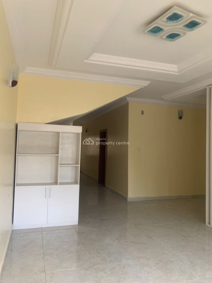 Spacious Serviced 3 Bedroom Terrace Duplex with Bq, Off Admiralty Way, Lekki Phase 1, Lekki, Lagos, Terraced Duplex for Rent