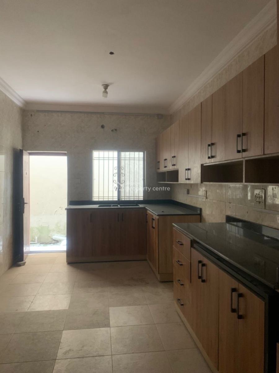 Spacious Serviced 3 Bedroom Terrace Duplex with Bq, Off Admiralty Way, Lekki Phase 1, Lekki, Lagos, Terraced Duplex for Rent