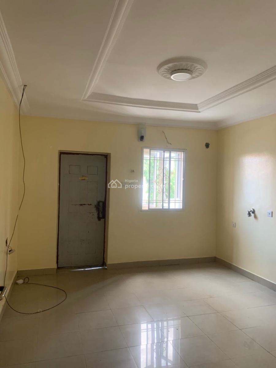 Spacious Serviced 3 Bedroom Terrace Duplex with Bq, Off Admiralty Way, Lekki Phase 1, Lekki, Lagos, Terraced Duplex for Rent