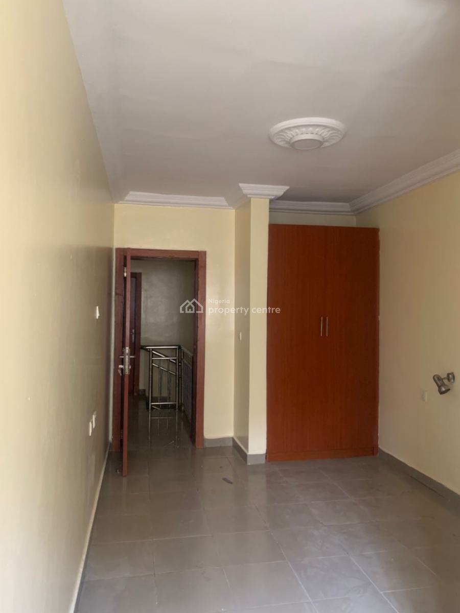 Spacious Serviced 3 Bedroom Terrace Duplex with Bq, Off Admiralty Way, Lekki Phase 1, Lekki, Lagos, Terraced Duplex for Rent