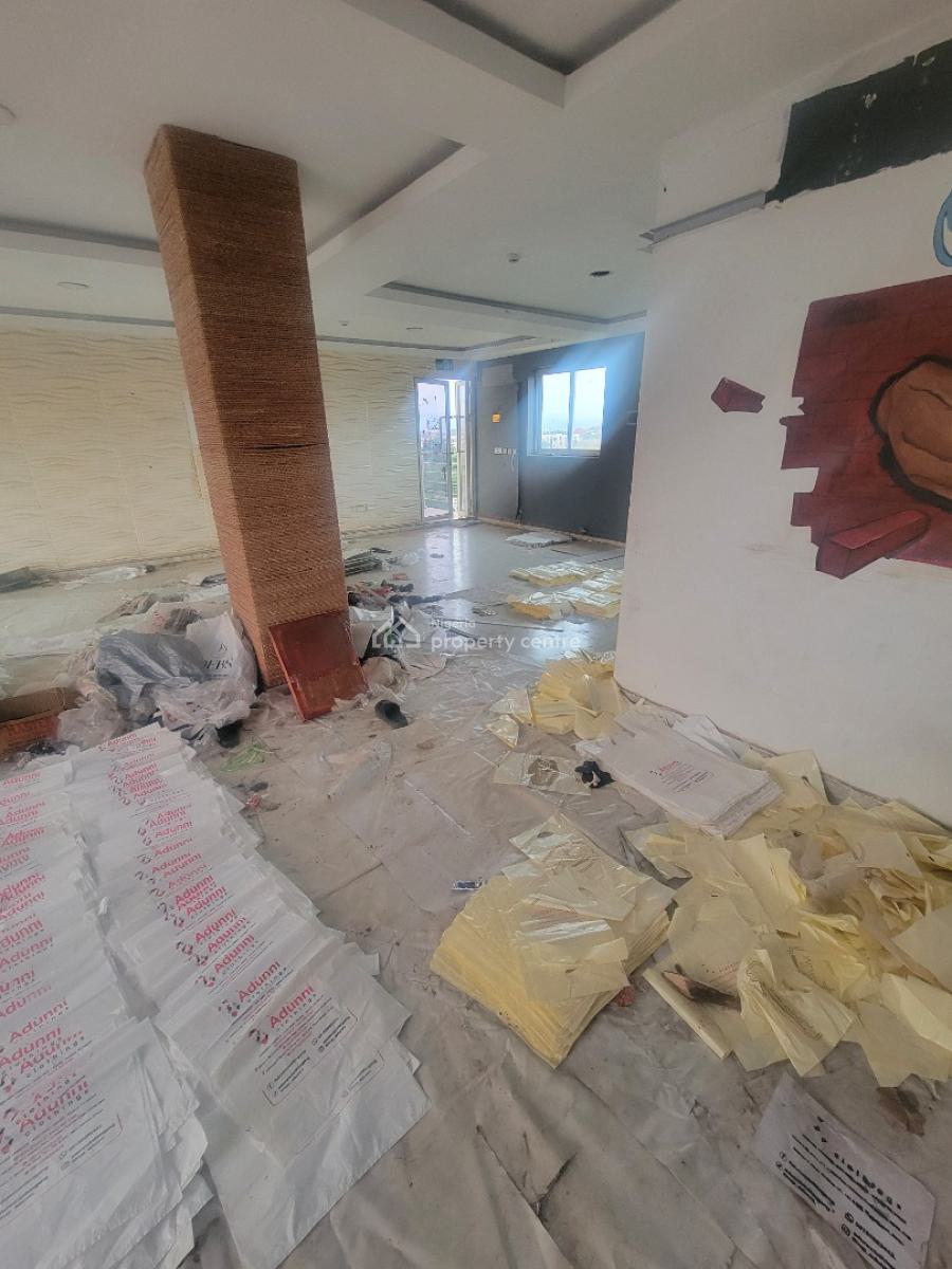 Strategic 185sqm Rooftop Space for Restaurant/lounge, Gwarinpa, Abuja, Restaurant / Bar for Rent