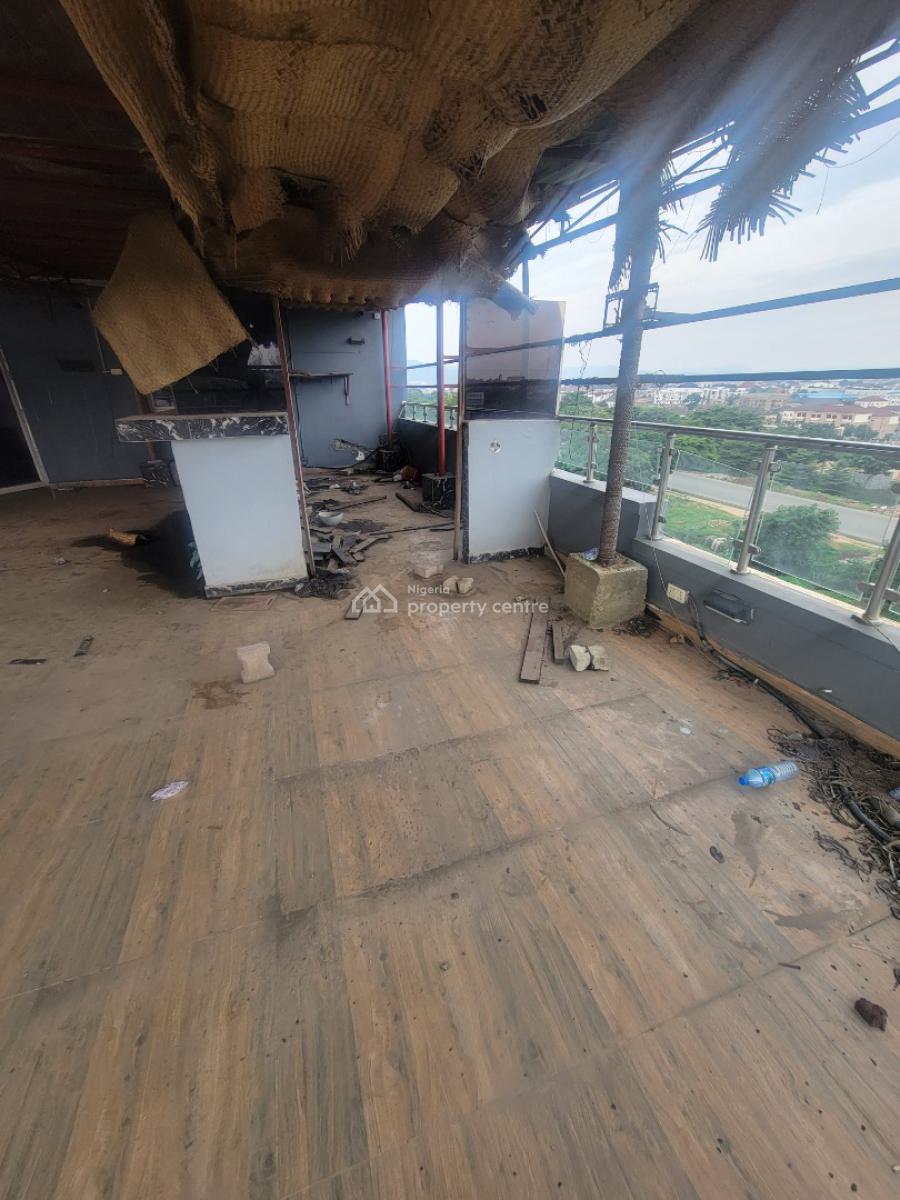 Strategic 185sqm Rooftop Space for Restaurant/lounge, Gwarinpa, Abuja, Restaurant / Bar for Rent