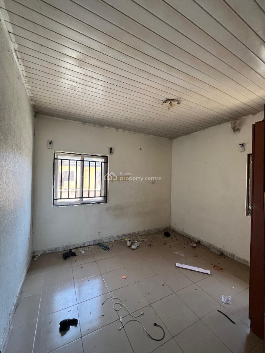 4 Bedroom Well Maintained Bungalow on 2 Floors with a Large Bq & Compound, Sangotedo, Ajah, Lagos, Terraced Duplex for Sale