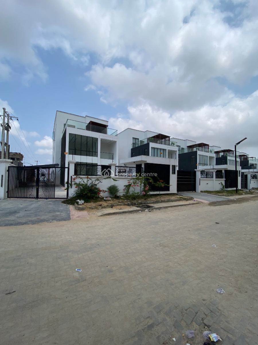 Lovely 5 Bed Duplex in a Spacious Compound, Lekki, Lekki Phase 1, Lekki, Lagos, Detached Duplex for Sale