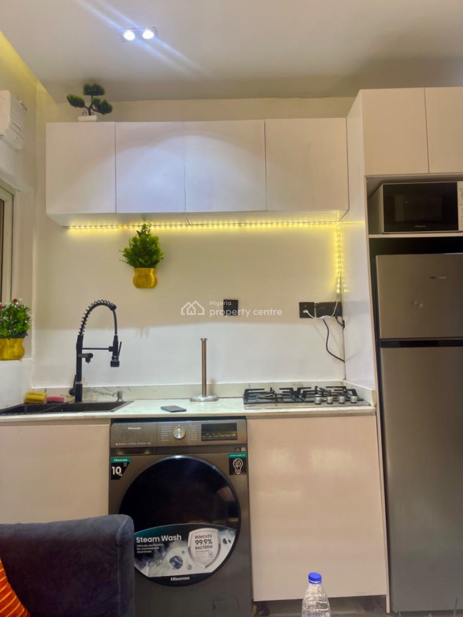Beautifully Furnished One Bedroom Apartment with Elevators, Off Admiralty Way, Lekki Phase 1, Lekki, Lagos, Flat / Apartment for Rent