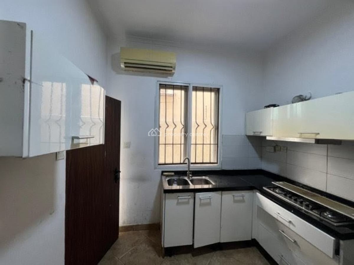 Fully Serviced 3 Bedroom Flat Ground-floor with Pool,bq, Lekki Phase 1, Lekki, Lagos, Flat / Apartment for Rent