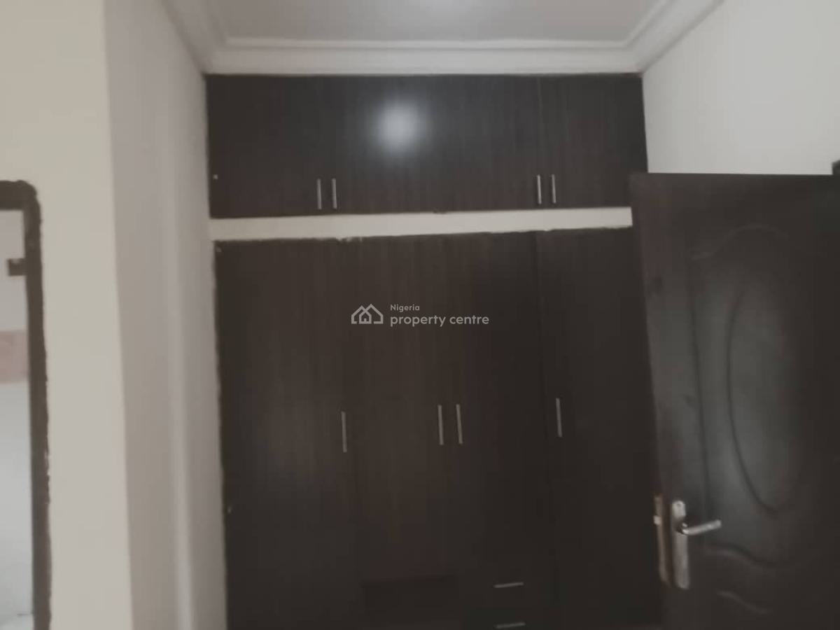 a Very Good Serviced & Spacious 3 Bedroom Flat, Utako, Abuja, Flat / Apartment for Rent