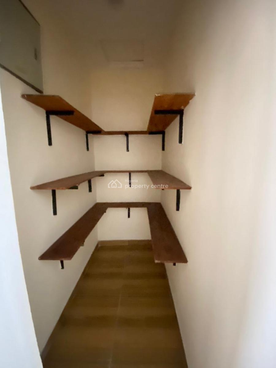 Newly Built 2 Bedroom Penthouse with Elevator, Lekki Phase 1, Lekki, Lagos, Flat / Apartment for Rent