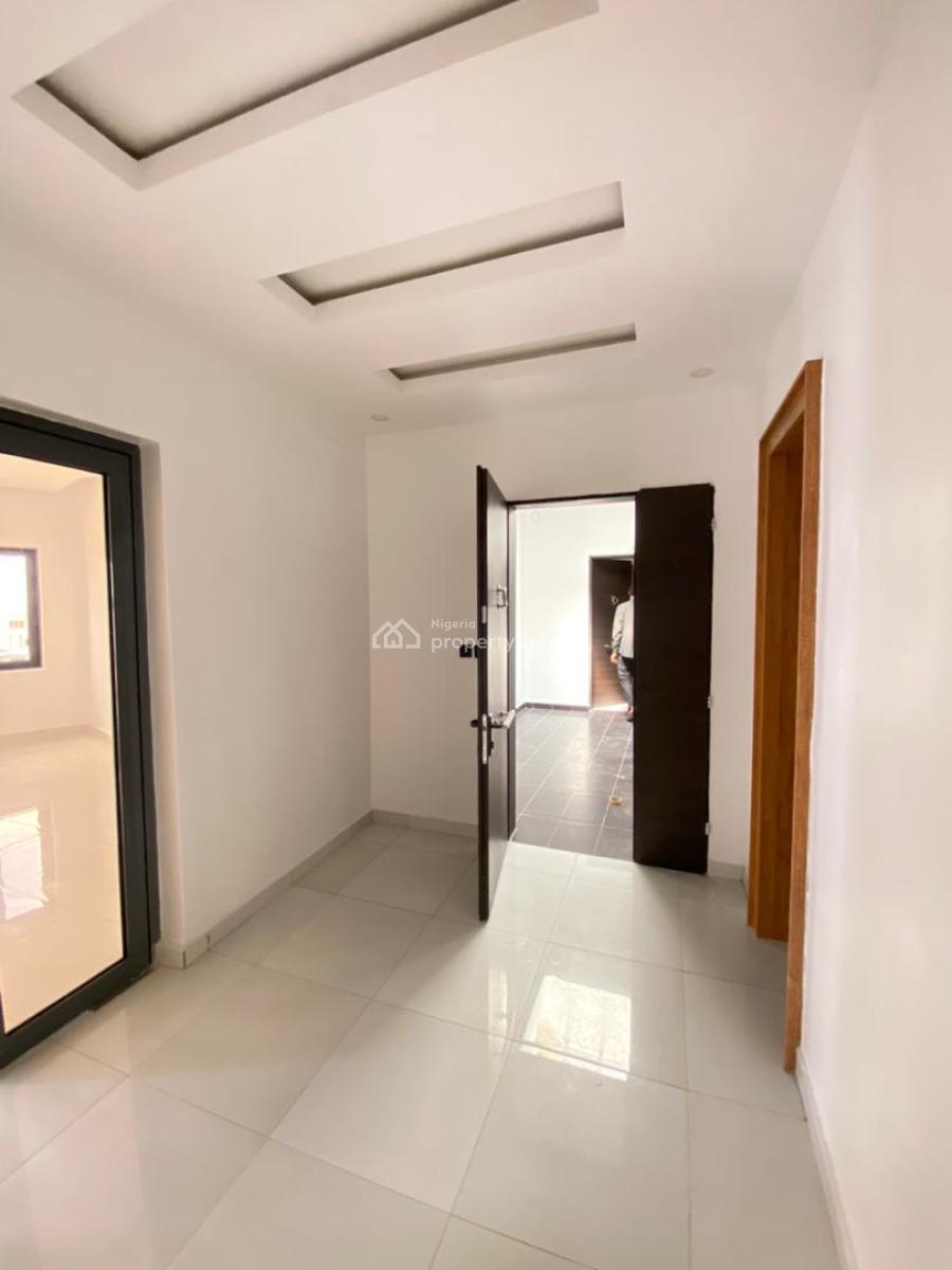 Newly Built 2 Bedroom Penthouse with Elevator, Lekki Phase 1, Lekki, Lagos, Flat / Apartment for Rent