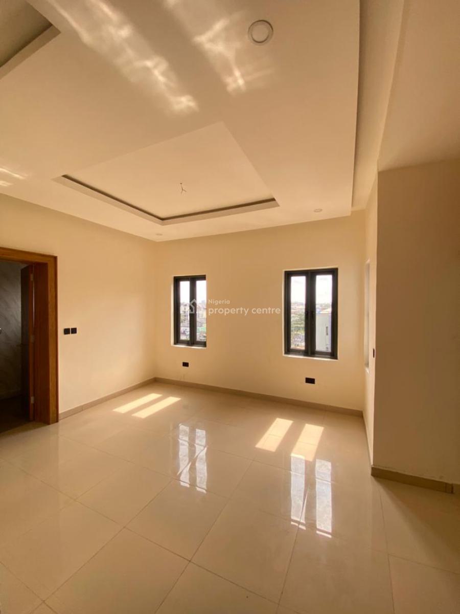 Newly Built 2 Bedroom Penthouse with Elevator, Lekki Phase 1, Lekki, Lagos, Flat / Apartment for Rent