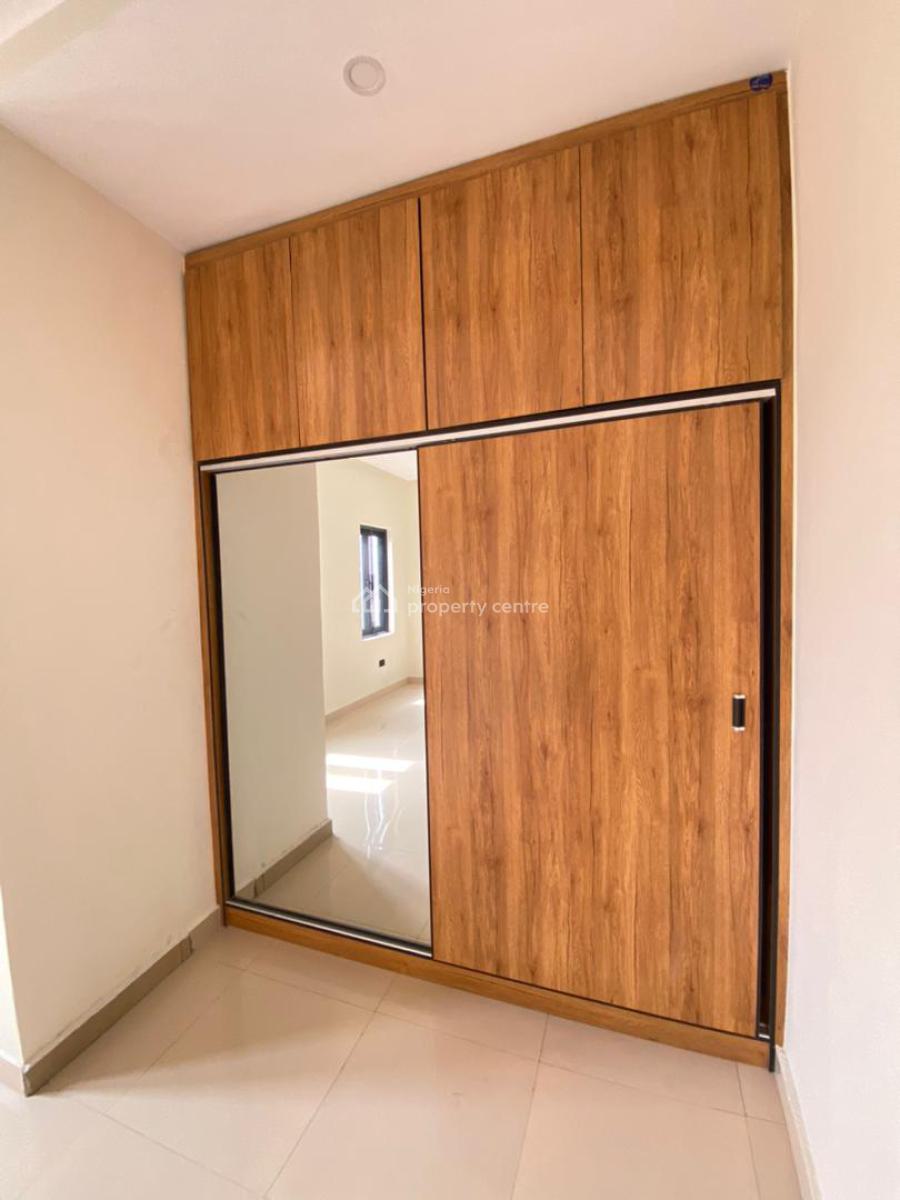 Newly Built 2 Bedroom Penthouse with Elevator, Lekki Phase 1, Lekki, Lagos, Flat / Apartment for Rent