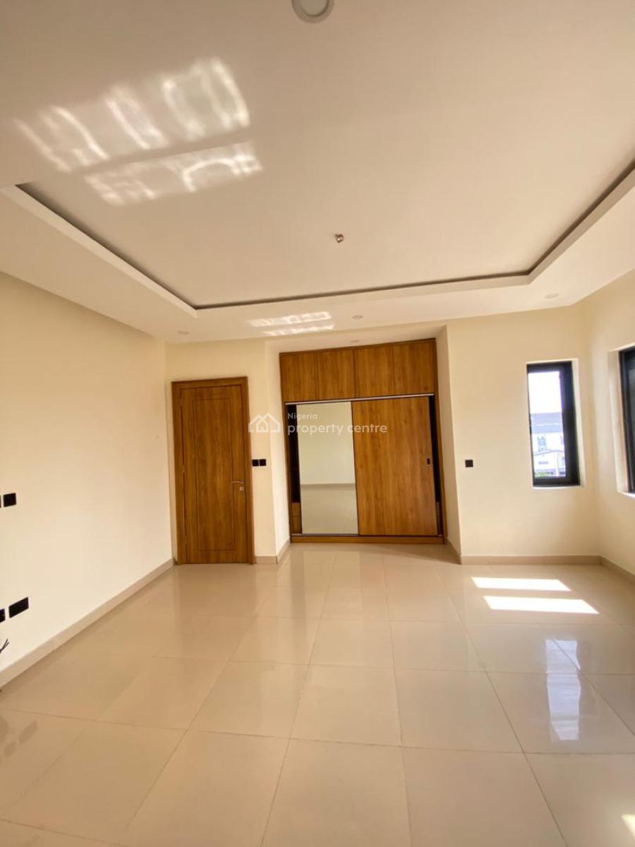 Newly Built 2 Bedroom Penthouse with Elevator, Lekki Phase 1, Lekki, Lagos, Flat / Apartment for Rent