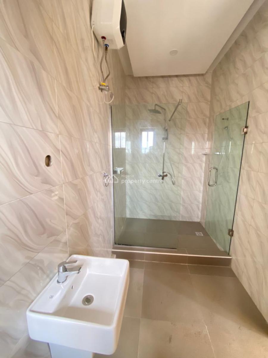 Newly Built 2 Bedroom Penthouse with Elevator, Lekki Phase 1, Lekki, Lagos, Flat / Apartment for Rent