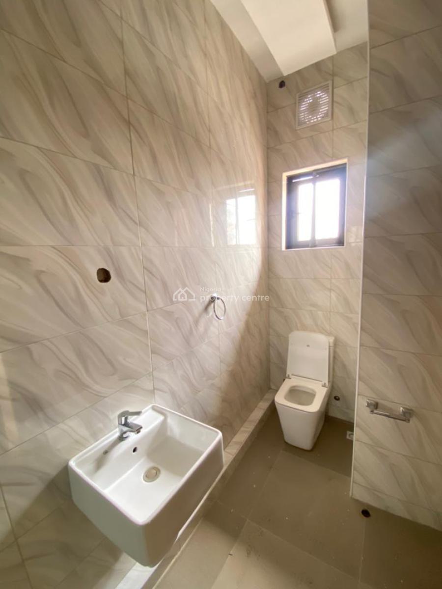 Newly Built 2 Bedroom Penthouse with Elevator, Lekki Phase 1, Lekki, Lagos, Flat / Apartment for Rent