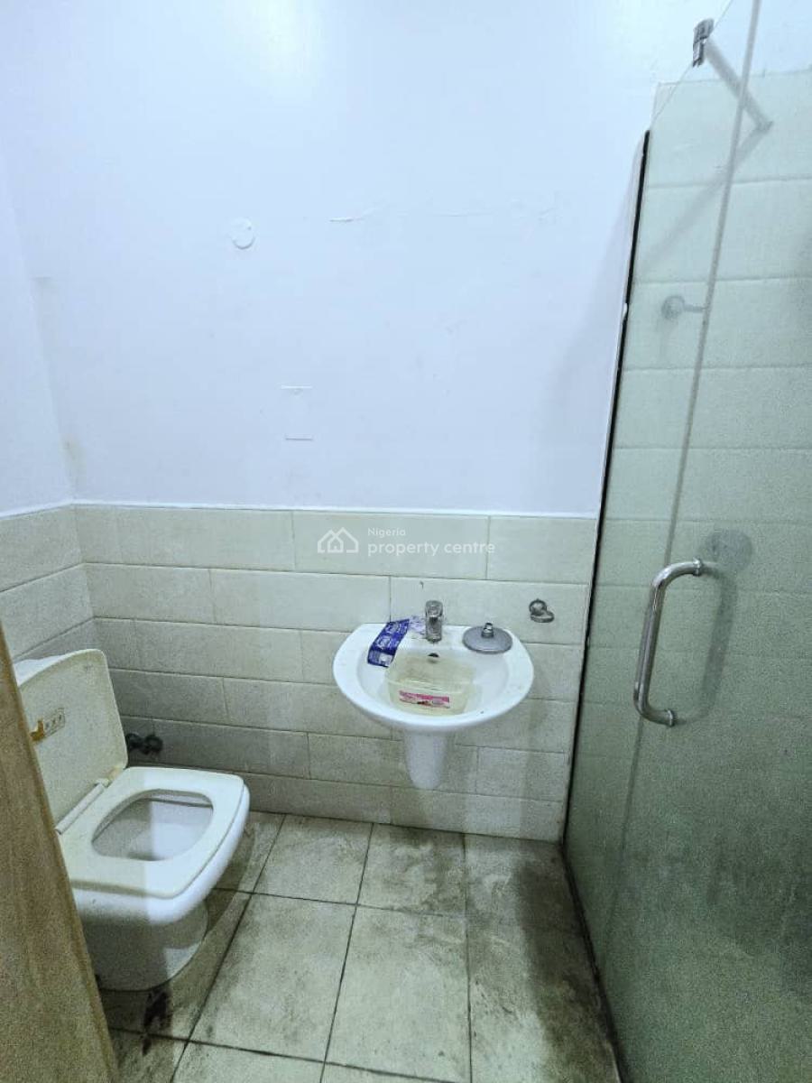 Spacious 2-bedroom Apartment, Right, Lekki Phase 1, Lekki, Lagos, Flat / Apartment for Sale
