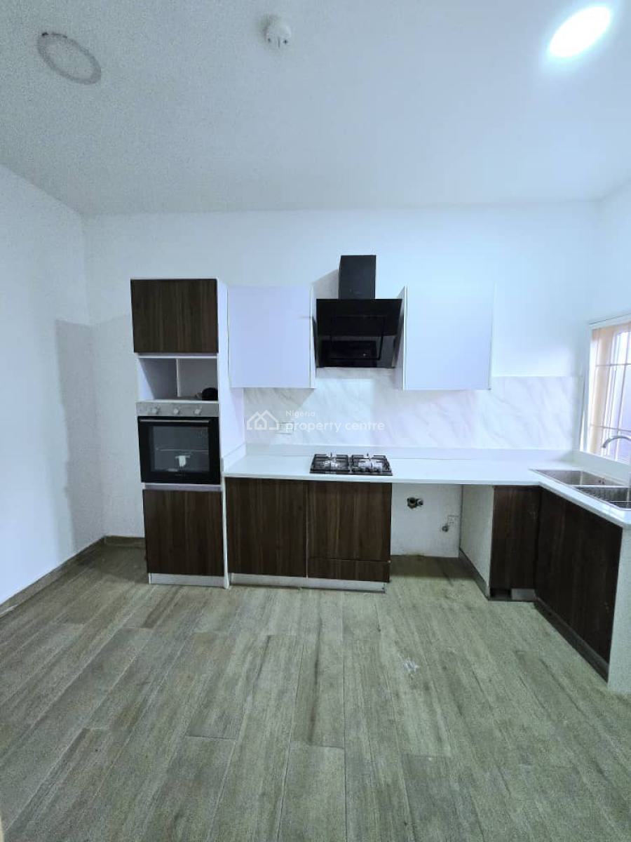 Spacious 2-bedroom Apartment, Right, Lekki Phase 1, Lekki, Lagos, Flat / Apartment for Sale