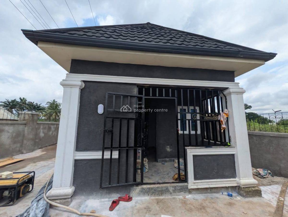 4 Bedroom Detached Bungalow with Bq, Obanikoro, Shomolu, Lagos, Detached Bungalow for Sale