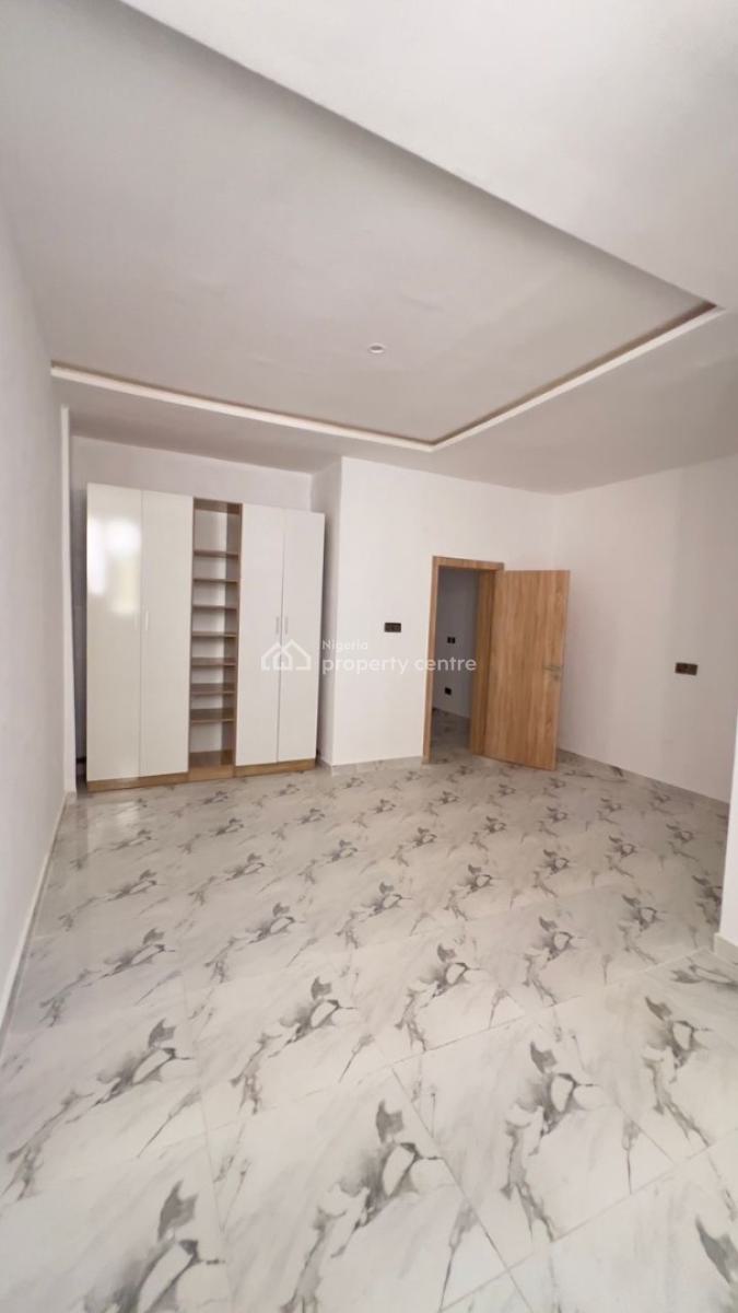 Distress 3 Bedrooms Terraced Duplex, Ajah, Lagos, Terraced Duplex for Sale