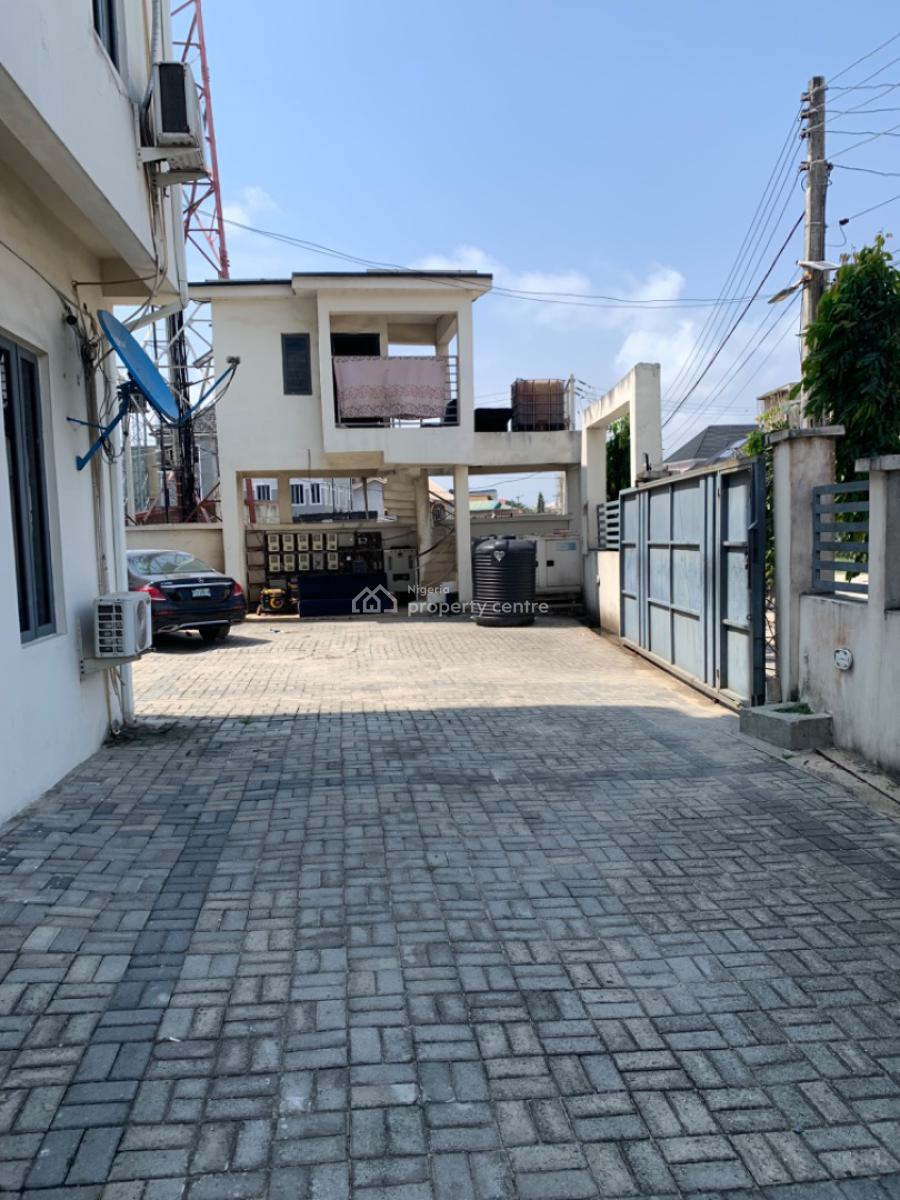 Spacious 3 Bedroom Apartment with Bq in a Well Maintained Estate, Salem, Ikate, Lekki, Lagos, Flat / Apartment for Rent