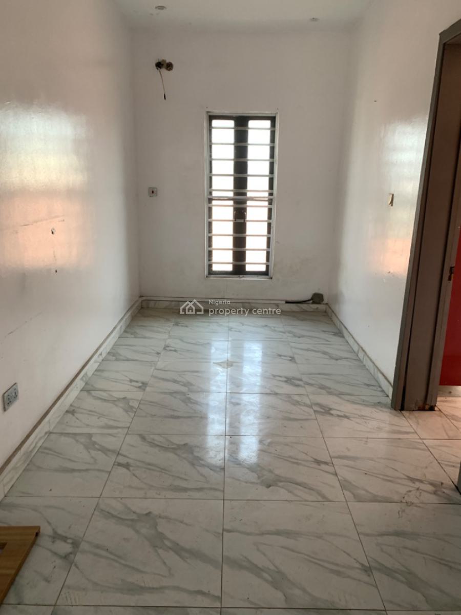Spacious 3 Bedroom Apartment with Bq in a Well Maintained Estate, Salem, Ikate, Lekki, Lagos, Flat / Apartment for Rent