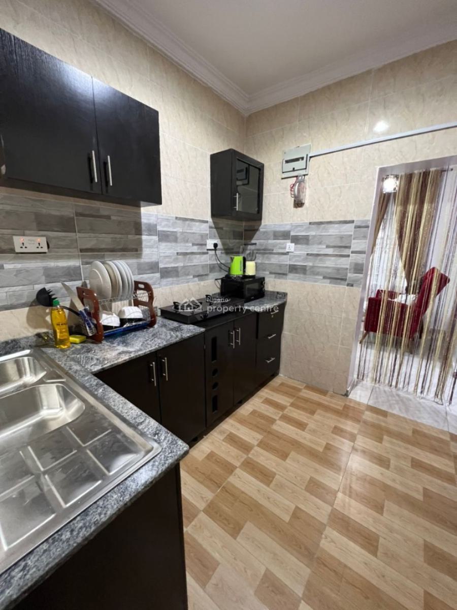 Smart 2 - Bedroom Apartment, Alagomeji, Yaba, Lagos, Flat / Apartment Short Let