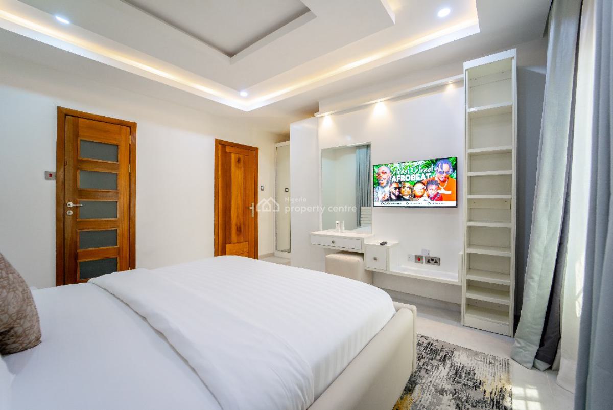 Stunning 5 Bedroom Apartment with Swimming Pool, Lekki Phase 1, Lekki, Lagos, Flat / Apartment Short Let