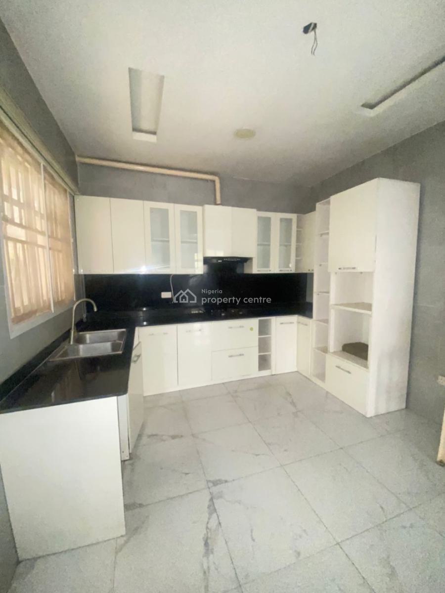 2 Bedroom Apartment with Bq, Lekki Phase 1, Lekki, Lagos, Flat / Apartment for Rent