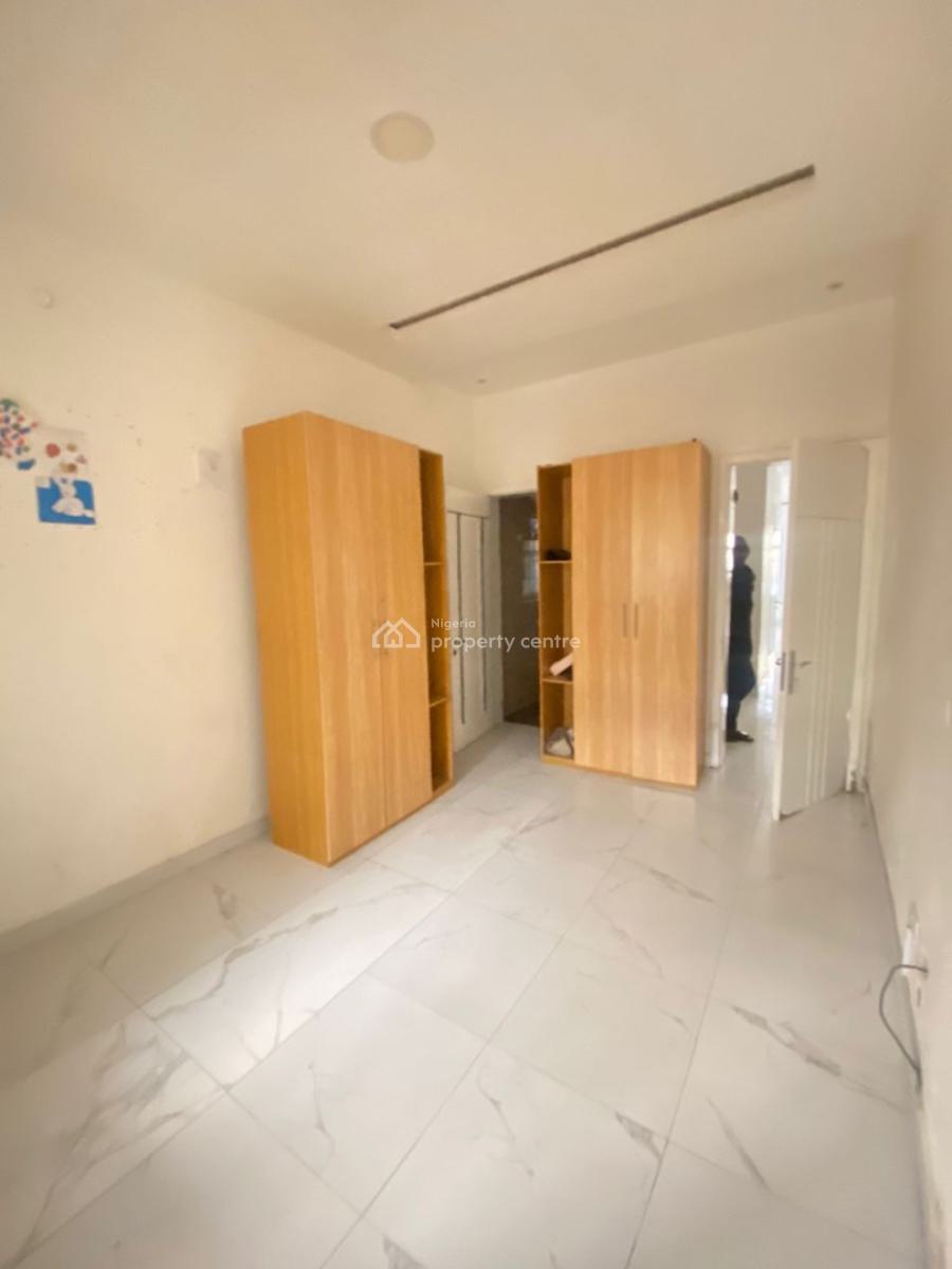 2 Bedroom Apartment with Bq, Lekki Phase 1, Lekki, Lagos, Flat / Apartment for Rent