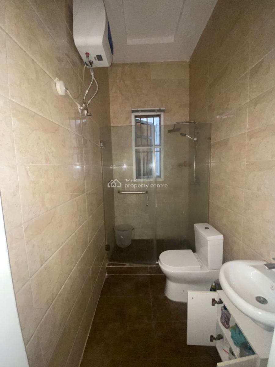 2 Bedroom Apartment with Bq, Lekki Phase 1, Lekki, Lagos, Flat / Apartment for Rent