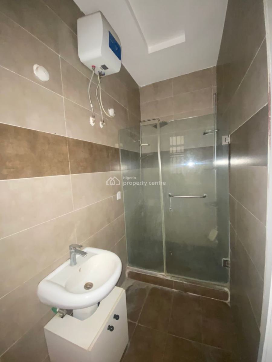 2 Bedroom Apartment with Bq, Lekki Phase 1, Lekki, Lagos, Flat / Apartment for Rent
