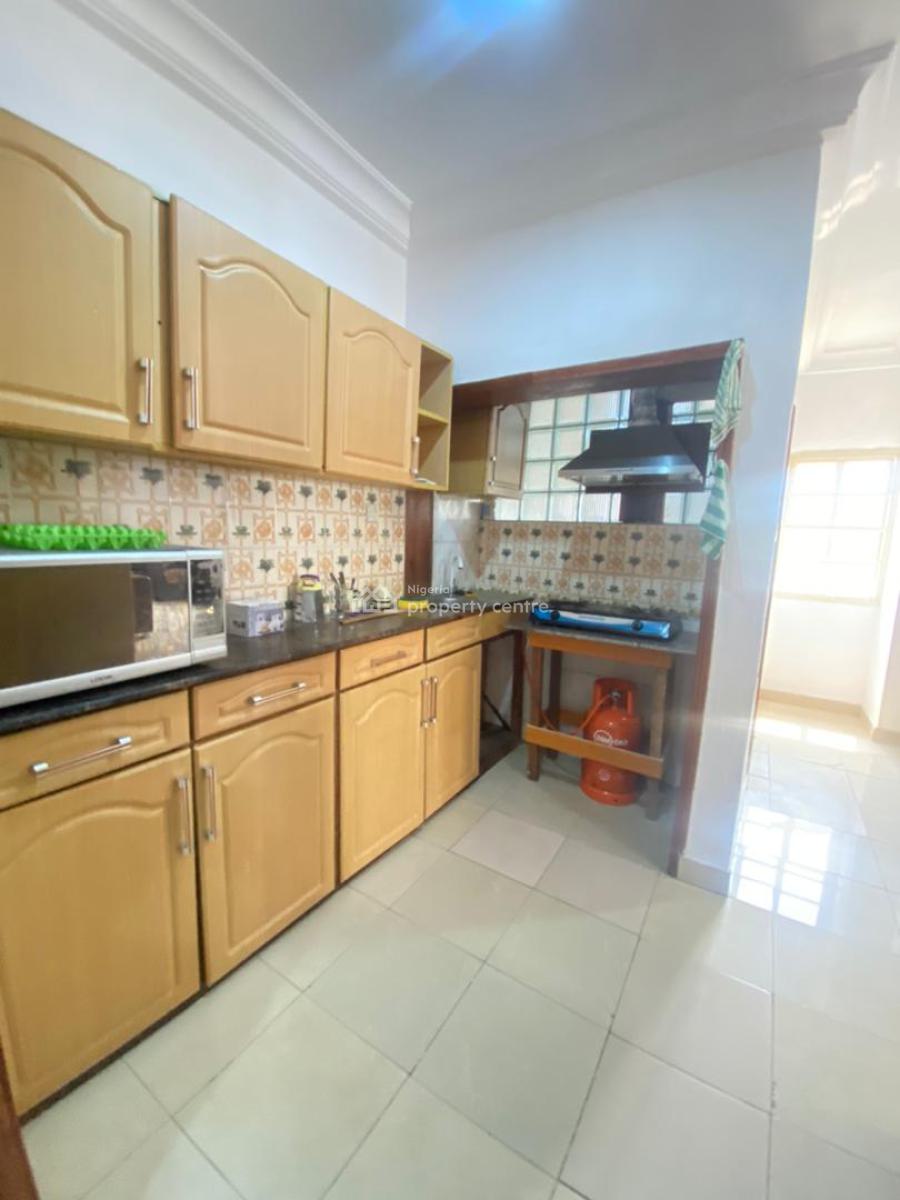 Clean 2 Bedroom Apartment, Lekki Phase 1, Lekki, Lagos, Flat / Apartment for Rent