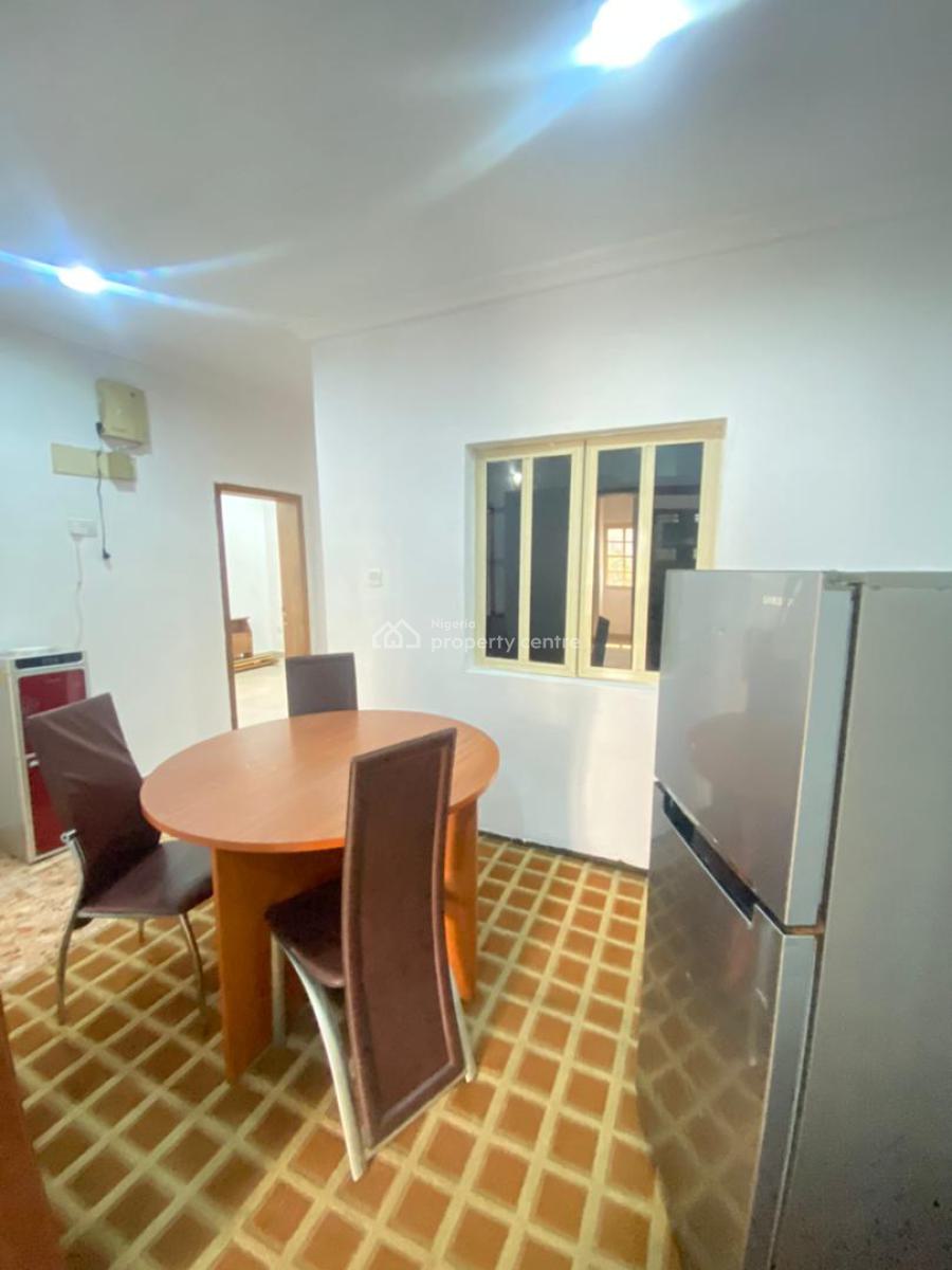 Clean 2 Bedroom Apartment, Lekki Phase 1, Lekki, Lagos, Flat / Apartment for Rent
